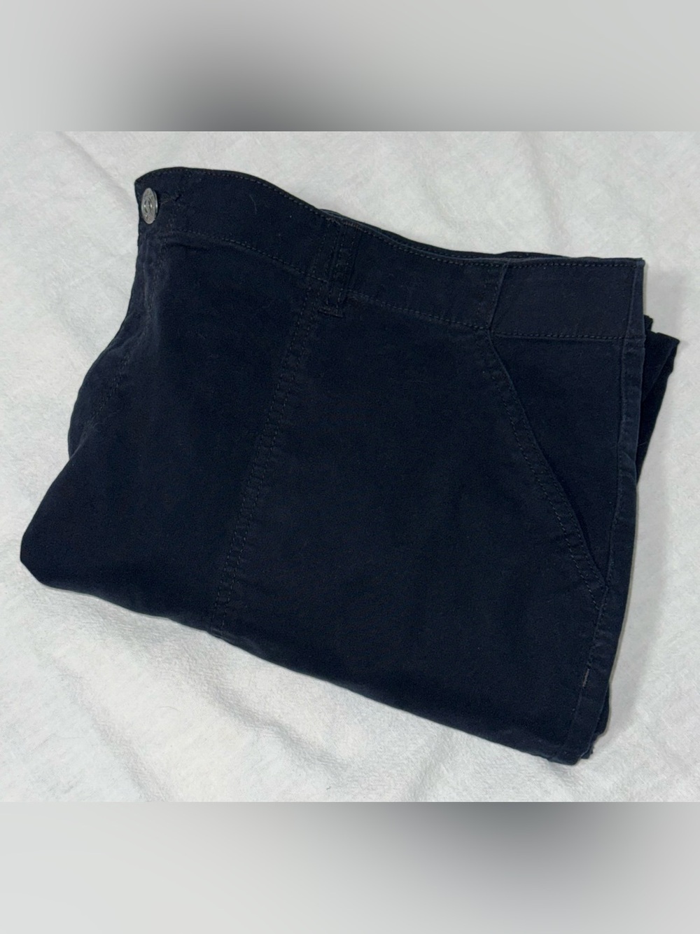 Gloria Vanderbilt Women’s Plus 22W Black Rhea Classic Fit Mid-Rise Capris